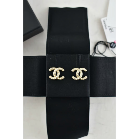 Chanel 21A Gold Pearl White Strass Crystal CC Logo Drop Statement Stud Earrings - Picture 6 of 11